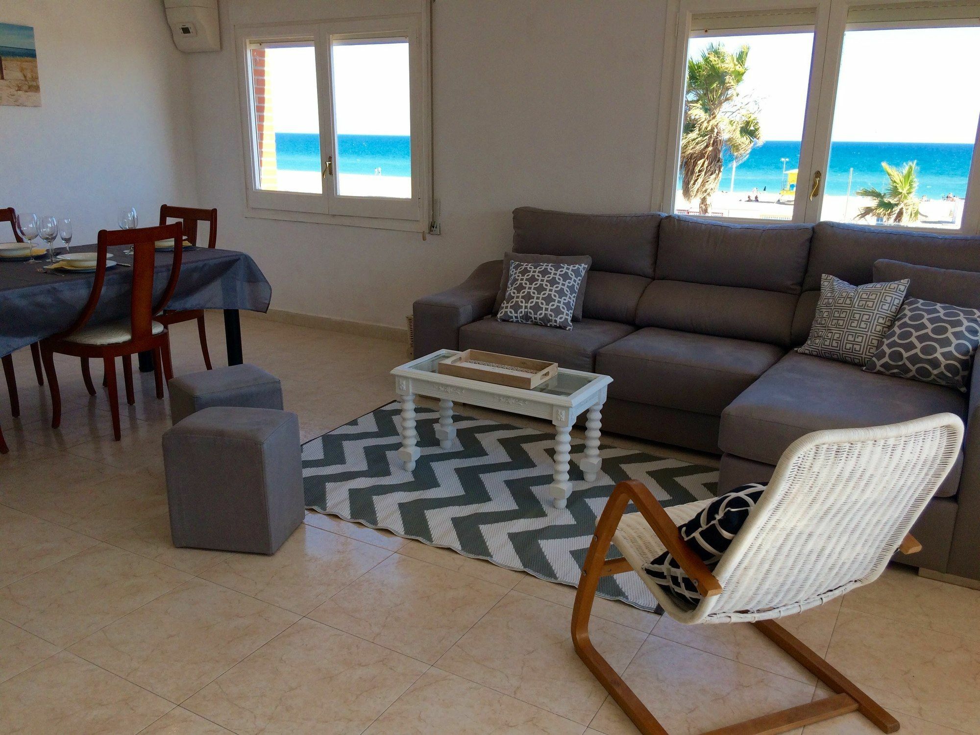 Calaluz Be My Guest Castelldefels Apartment Bagian luar foto