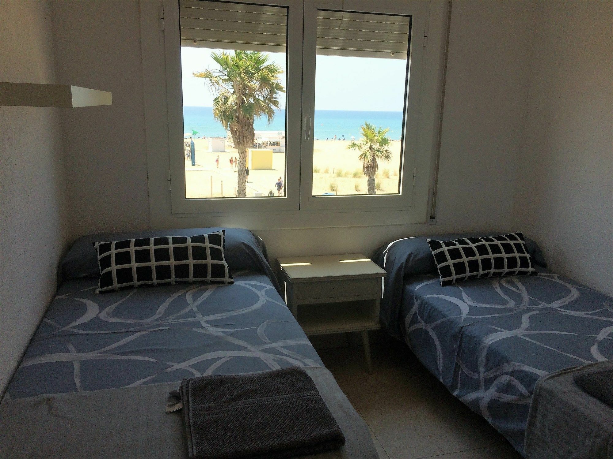 Calaluz Be My Guest Castelldefels Apartment Bagian luar foto